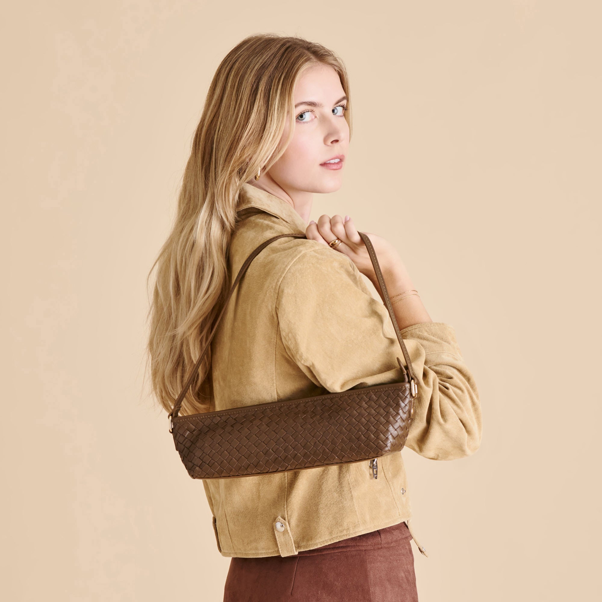 SAVAII WOVEN SHOULDER BAG BROWN WOVEN LEATHER